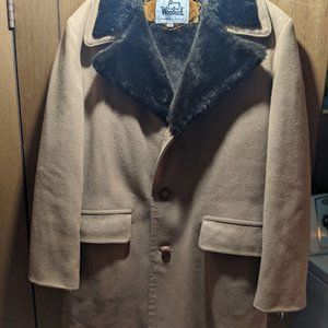 Men's Woolrich Coat Heavyweight size 42 Faux Fur lining, Beige.